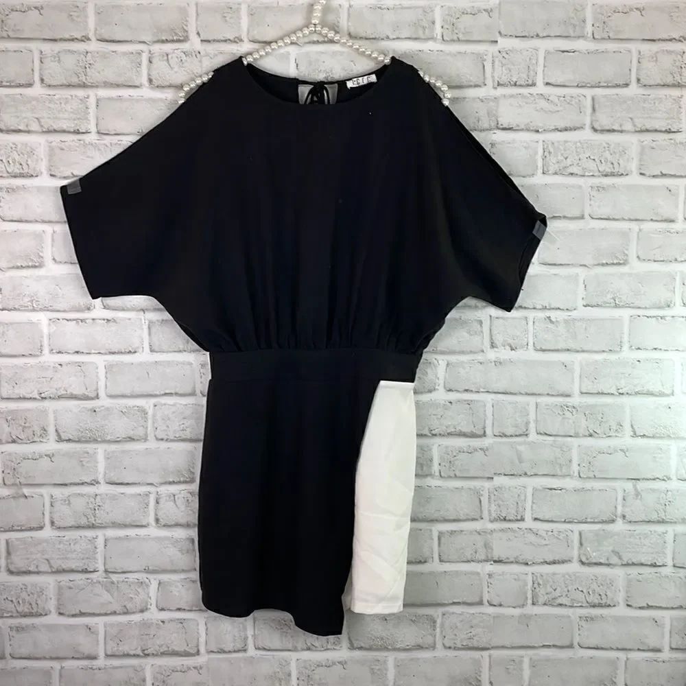 TCEC Women’s Romper Black White Slit Shoulder Size Small
